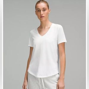 Lululemon Love V-Neck T-shirt size 6 NWT